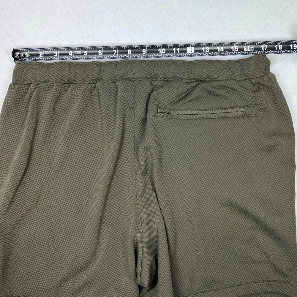 Lands’ End Men’s Olive Green 5.5” Pique Shorts. Size Large 36-38
